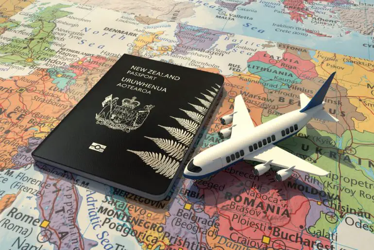 Can New Zealand permanent residents live in Australia