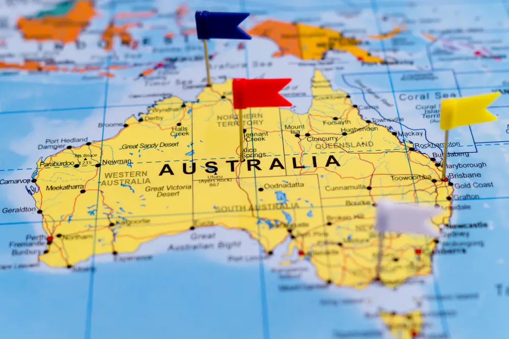 Is Australia or the United States Bigger in Geographical Size?